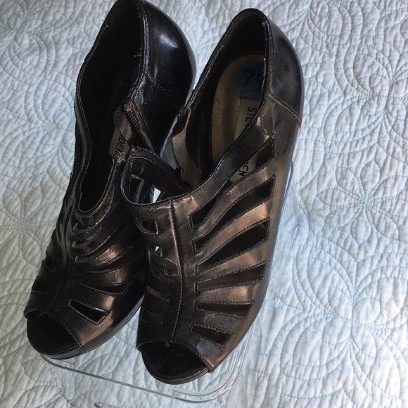 Black heels - Picture 2 of 4